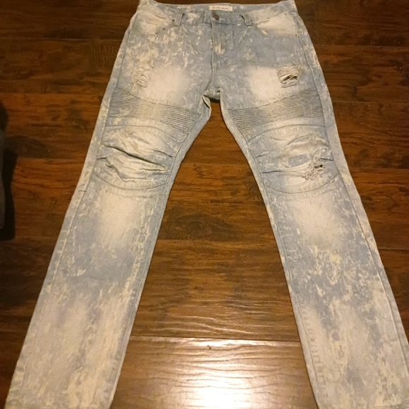 Jeans - Picture 1 of 6